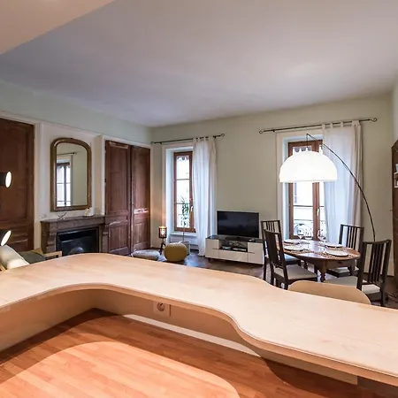 Le Sainte Genevieve - Brotteaux Apartment *